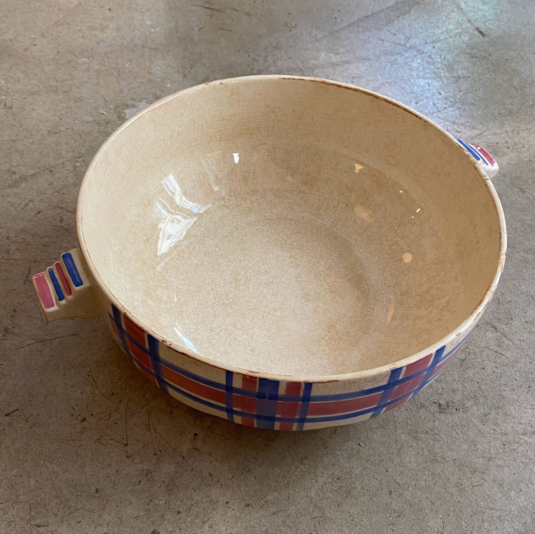 Set of porcelain dishes