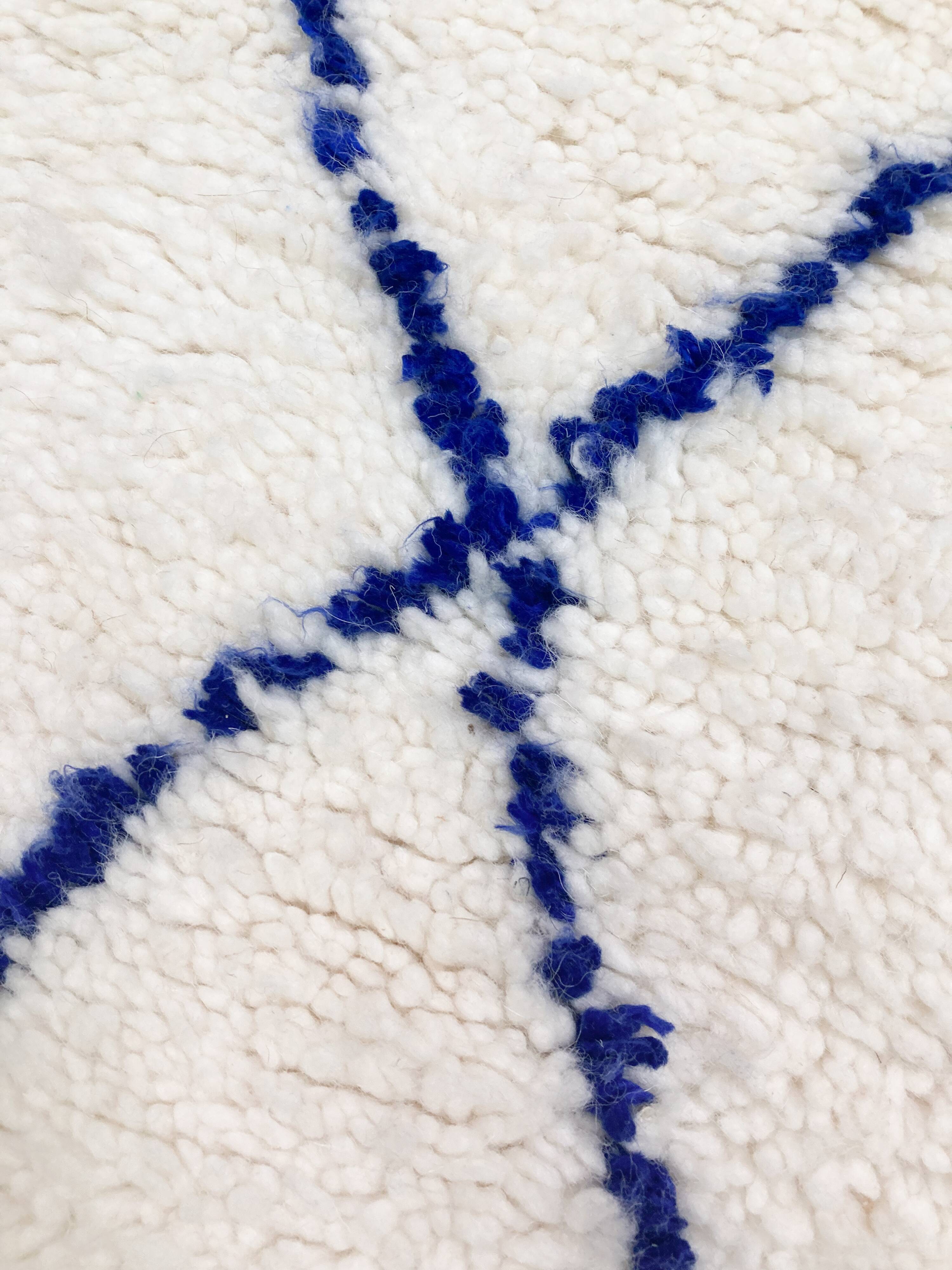 Berber carpet beni ouarain ecru blue diamonds majorelle 305x211m