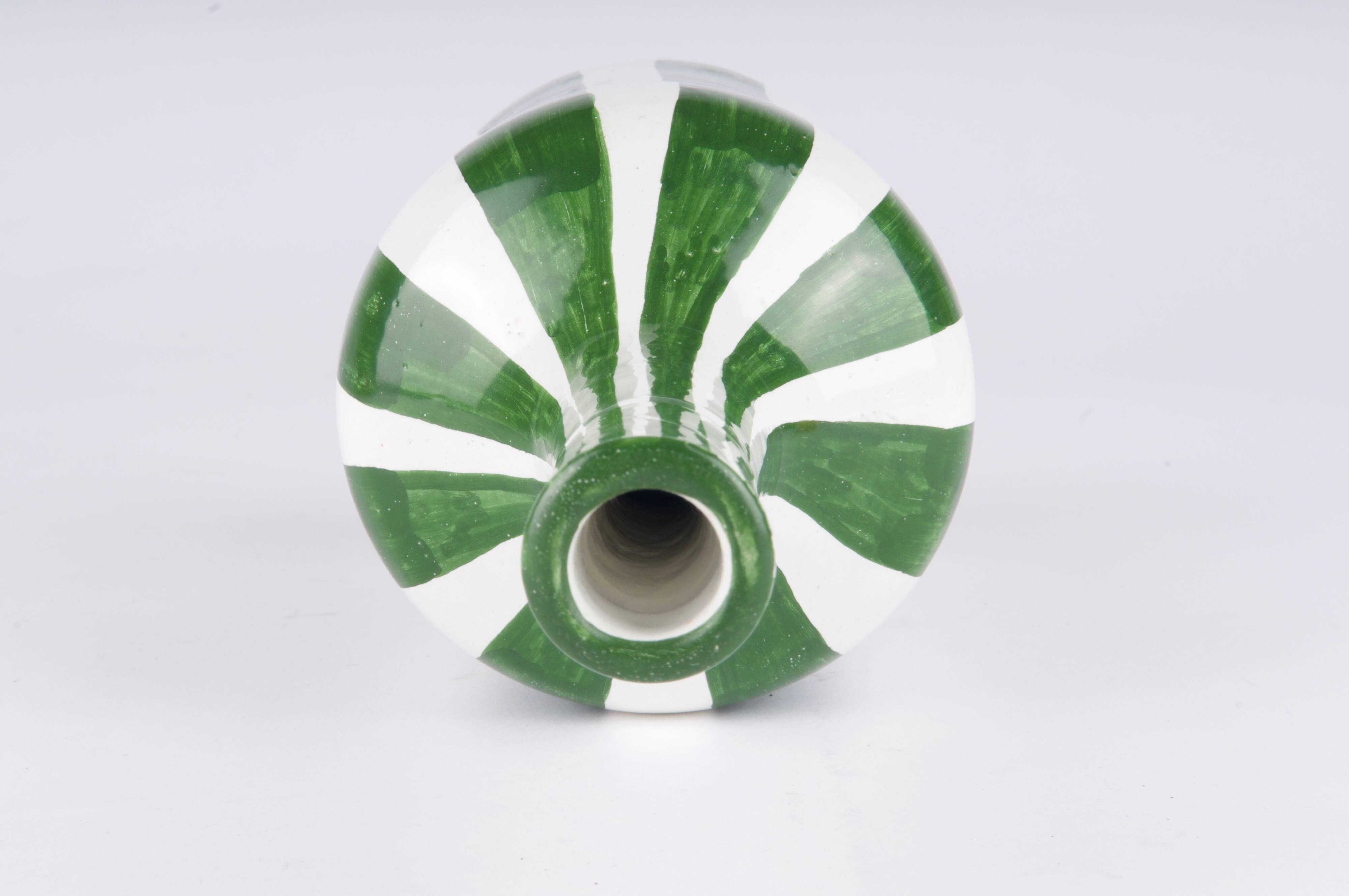 Handmade vase with large stripes