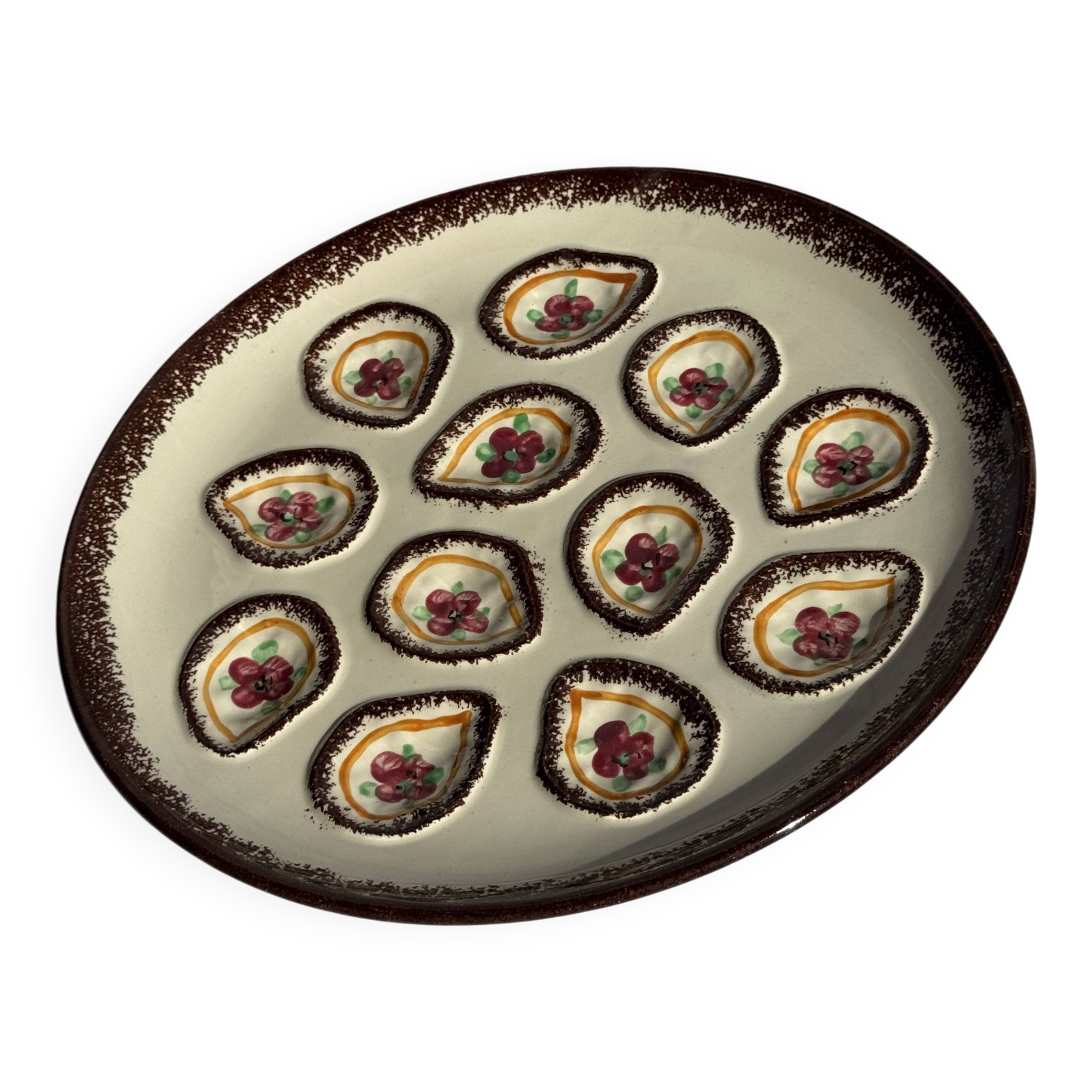 Large circular platter with compartments for shellfish, molluscs, and oysters.
