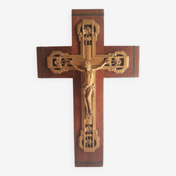 Crucifix mural en bois et métal doré vintage