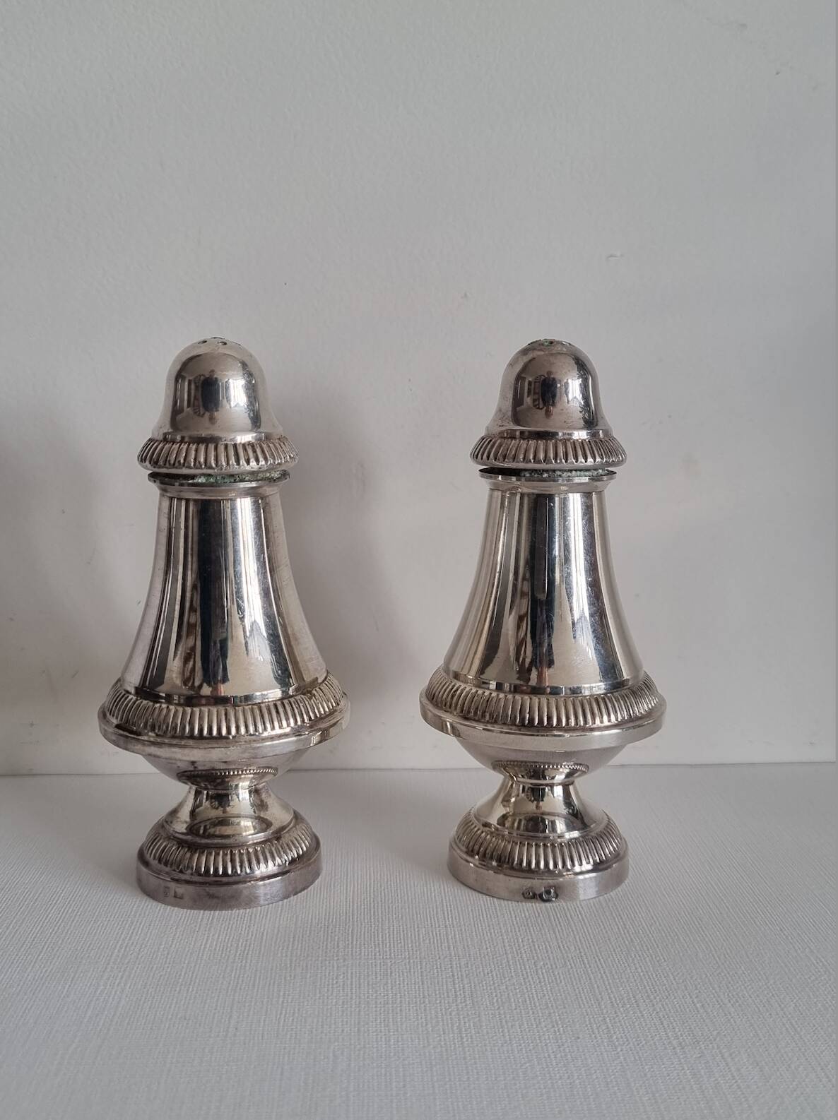 Silver metal salt and pepper shakers