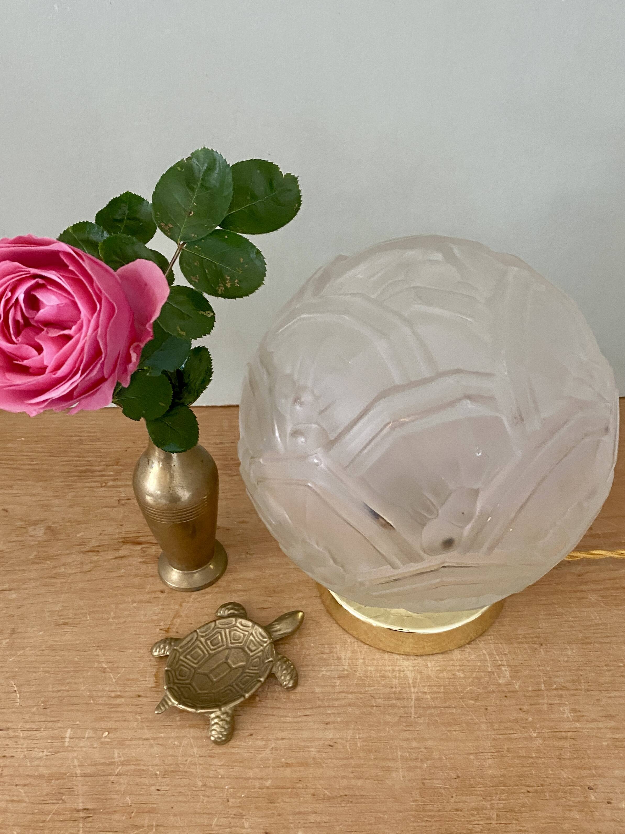 Vintage art deco globe table lamp in frosted glass