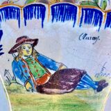 Bouquetière en forme d'éventail, Pouplard Béatrix Malicorne style Quimper XIX