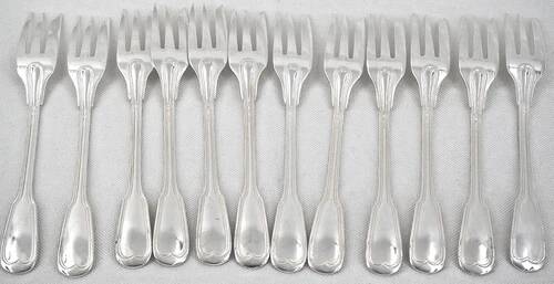 Sfam model Filet, 12 long cake forks, 16 cm, in silver-plated metal.