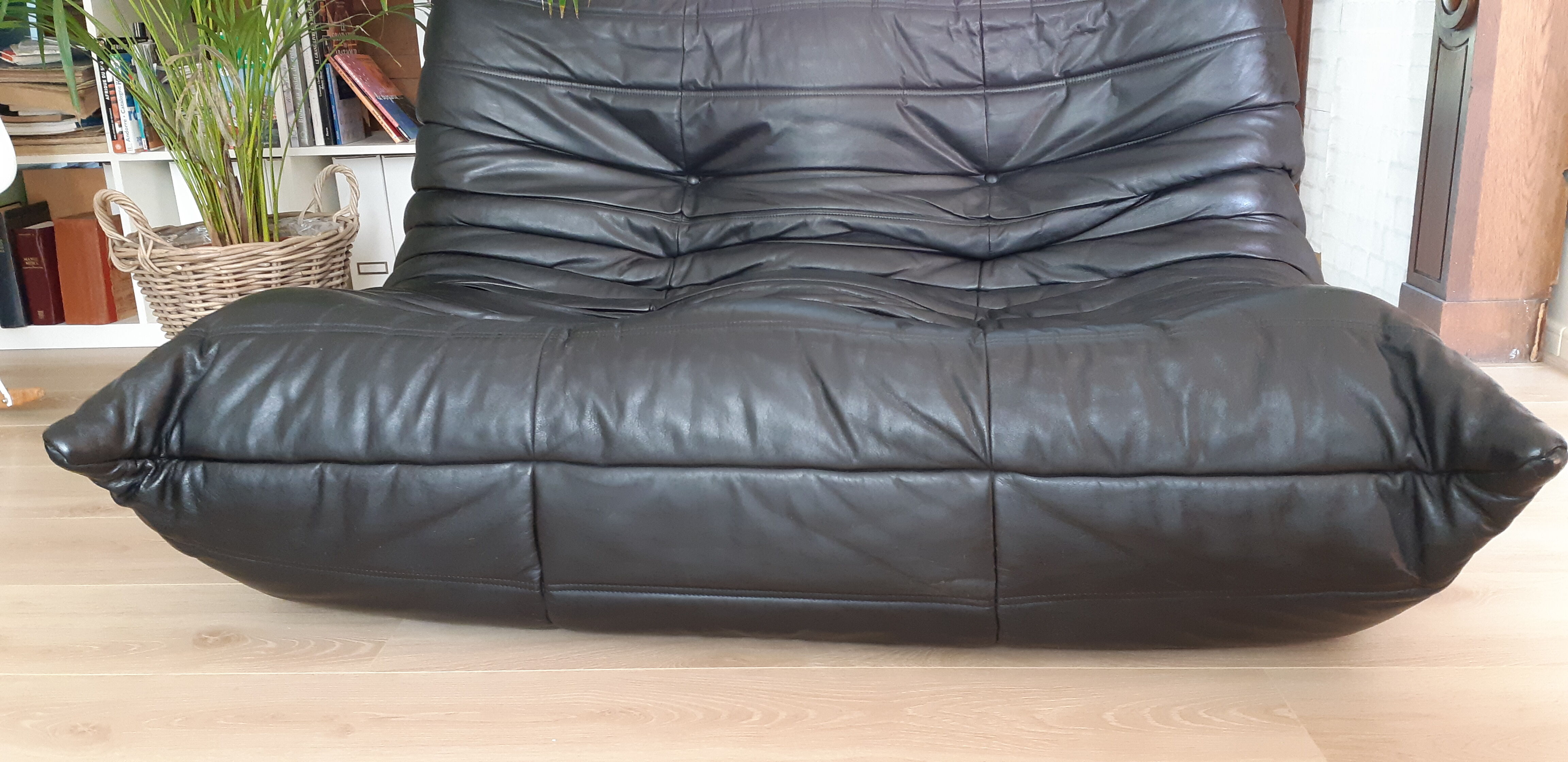 2-seater black leather Togo sofa by Michel Ducaroy for Ligne Roset in 1973