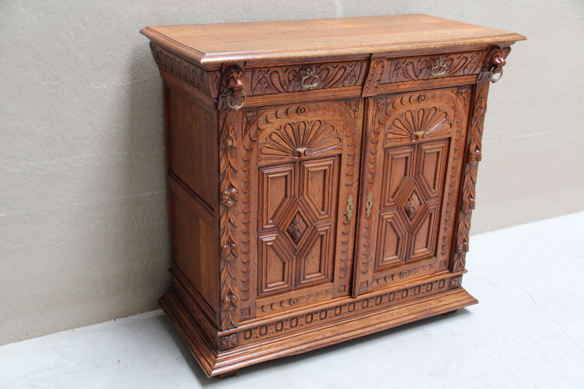 Neo-Renaissance double-body in oak, late 19th century