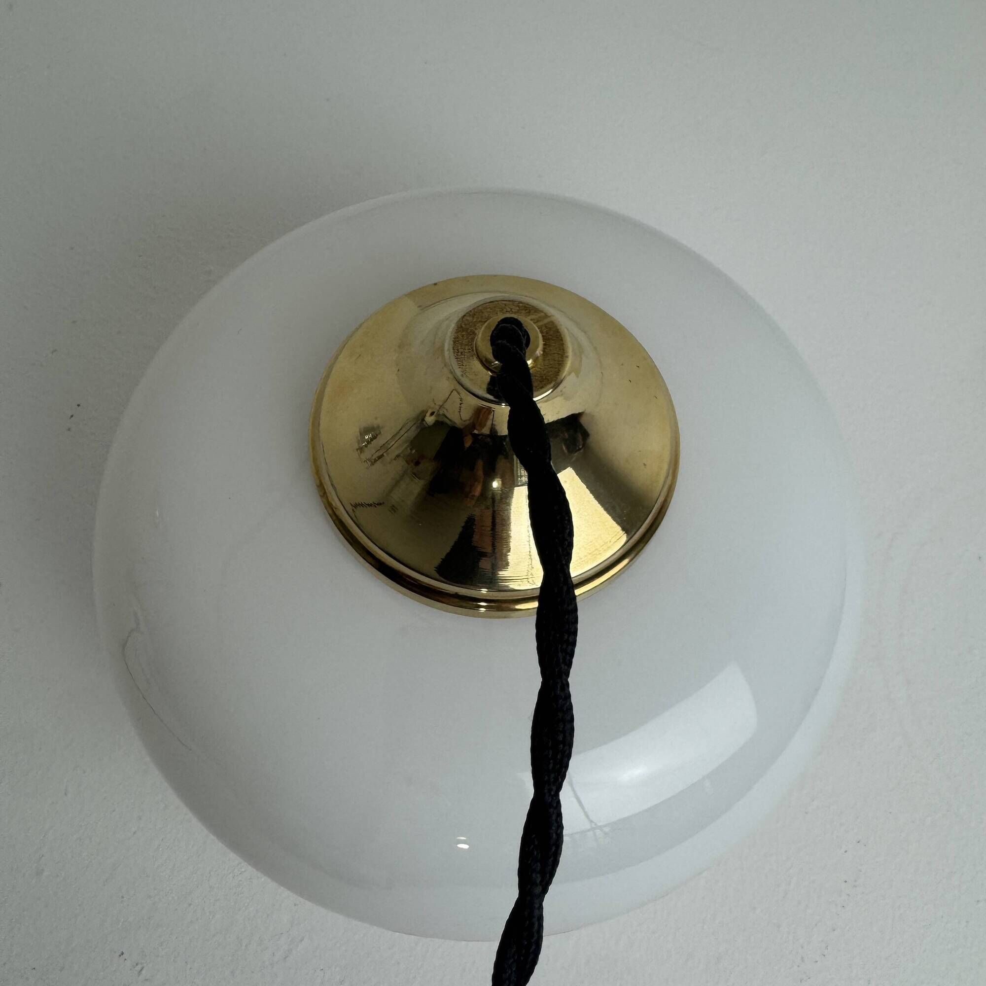 VINTAGE OPALINE SUSPENSION LIGHT 1970