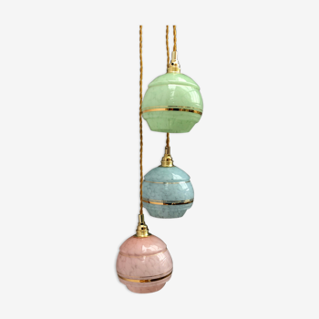 Suspension cascade globes vintag en verre de clichy vert, bleu et rose