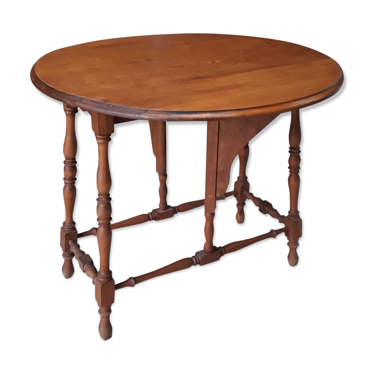 Foldable round table