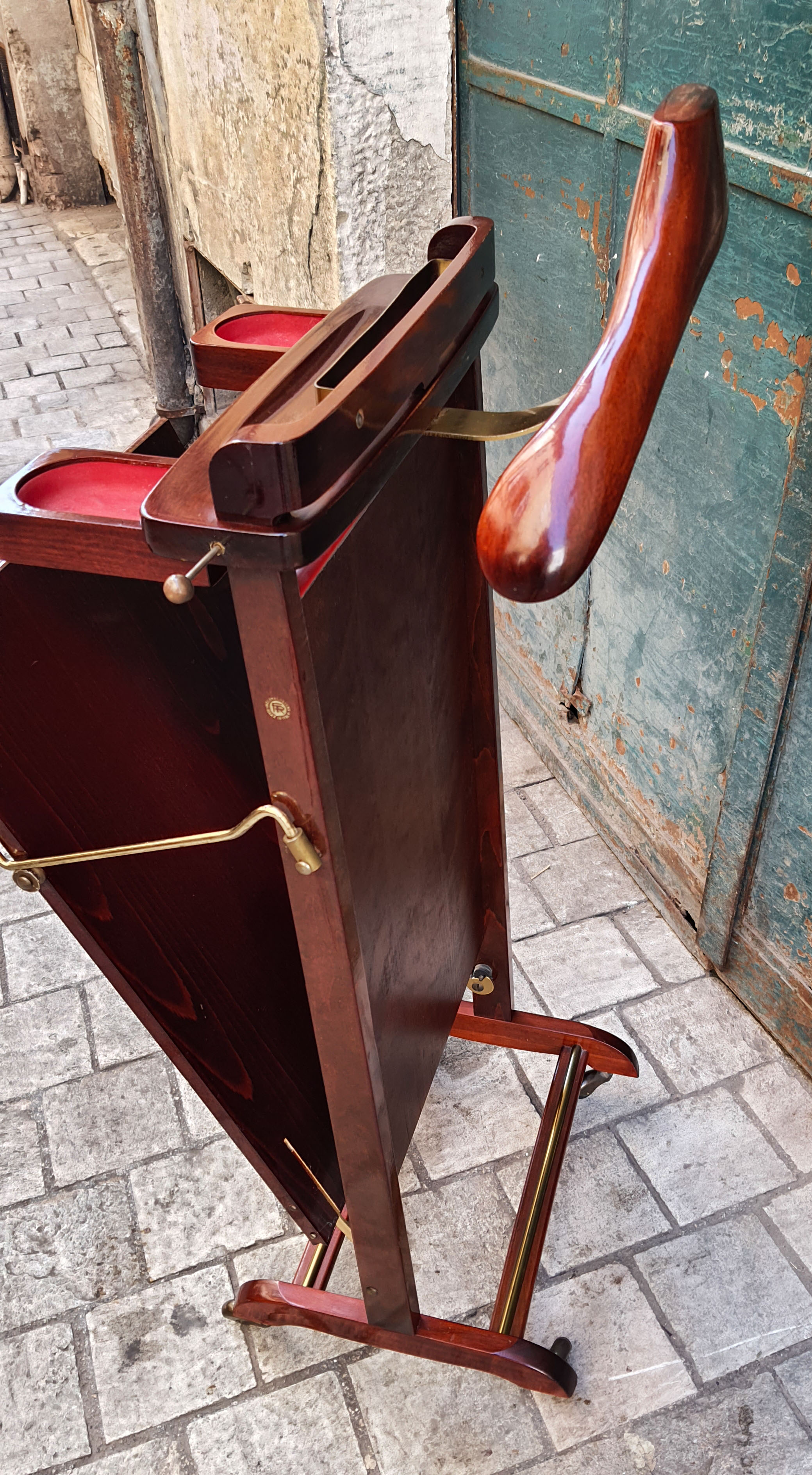 Night valet to Fratelli Reguitti