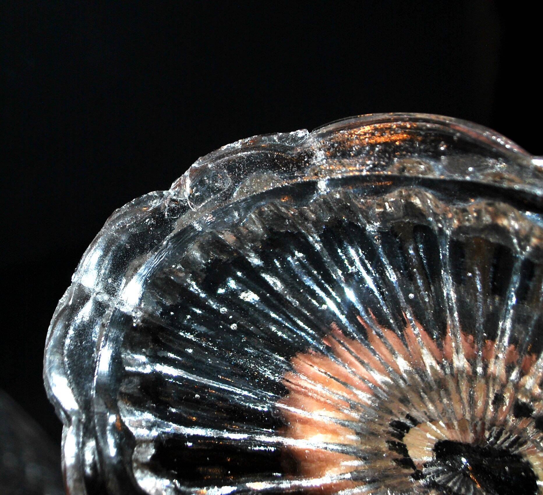 Large oval bonbonnière/dragee dish in molded crystal with diamond and pearl decoration, circa 1900