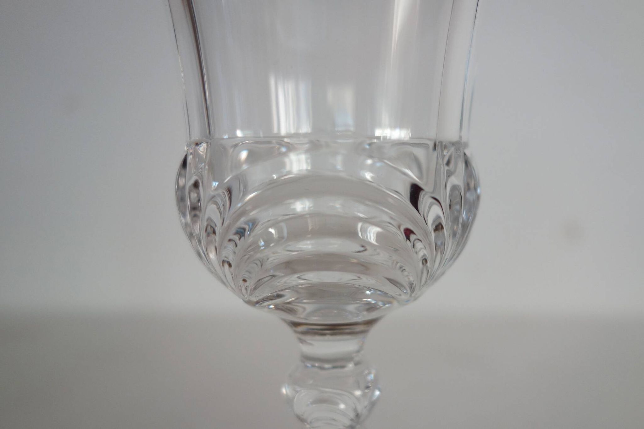 2 gold crystal wine glasses model Aurea by Royal crystal rock, Italy