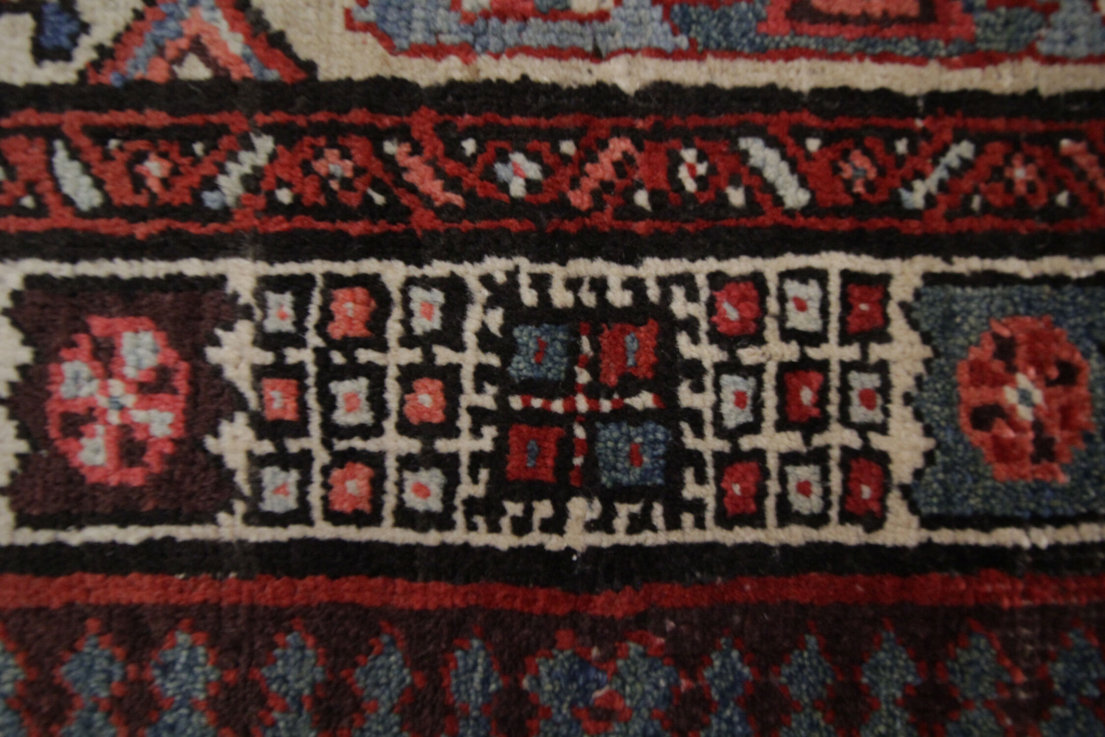 Antique handmade persian wool sarab rug- 166x102cm