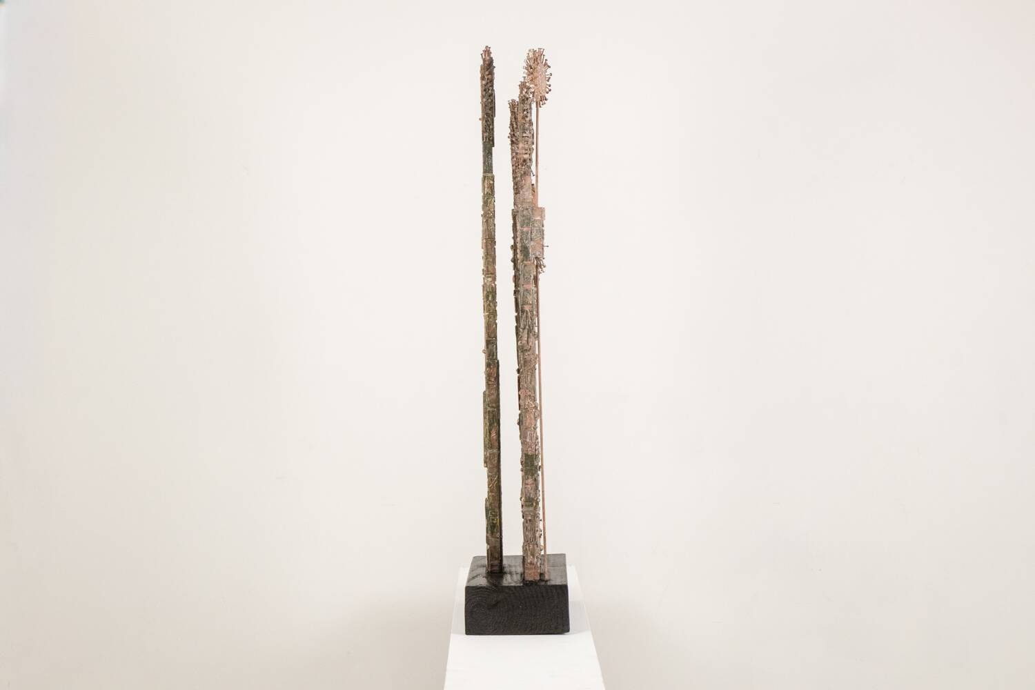 Sculpture double face en bois sculpté Lawrence, 20e siècle