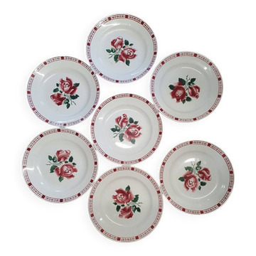 Lot 7 assiettes plates en faïence "Sarreguemines & Digoin", modèle SAVERNE