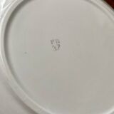 Yellow “FB 37” plates and dish