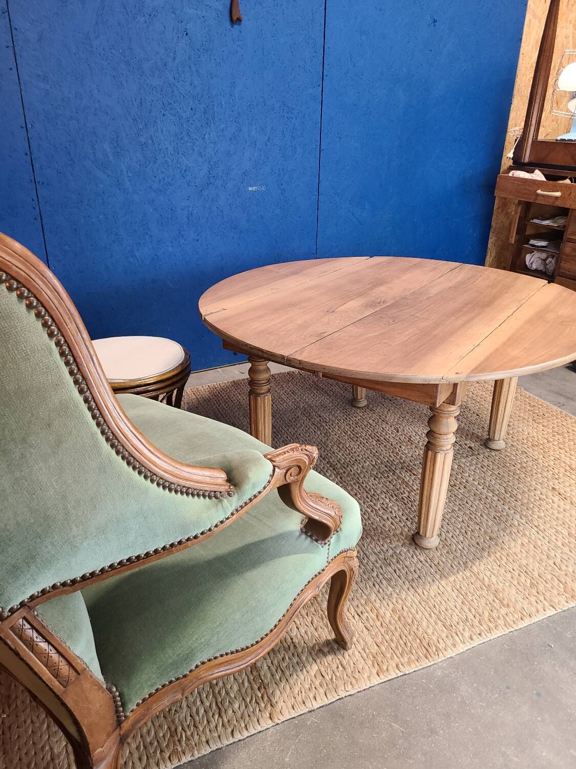 Vintage farmhouse coffee table with flaps