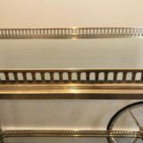 Table de style néo classique en métal argenté et doré et verre