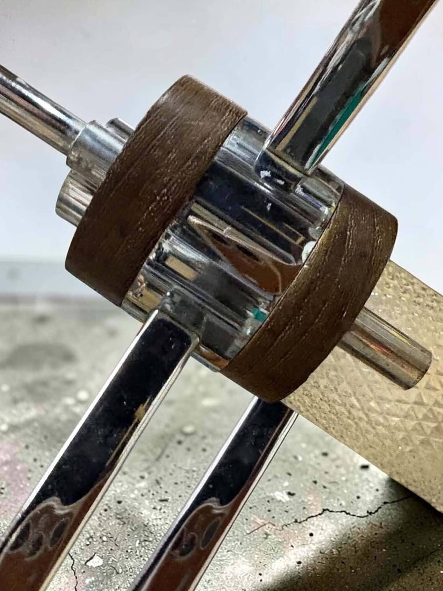 1970s vintage suspension, chrome, textured glass with a diamond point.