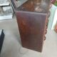 Commode ancienne en chêne, signée Bobby & Co Ltd.