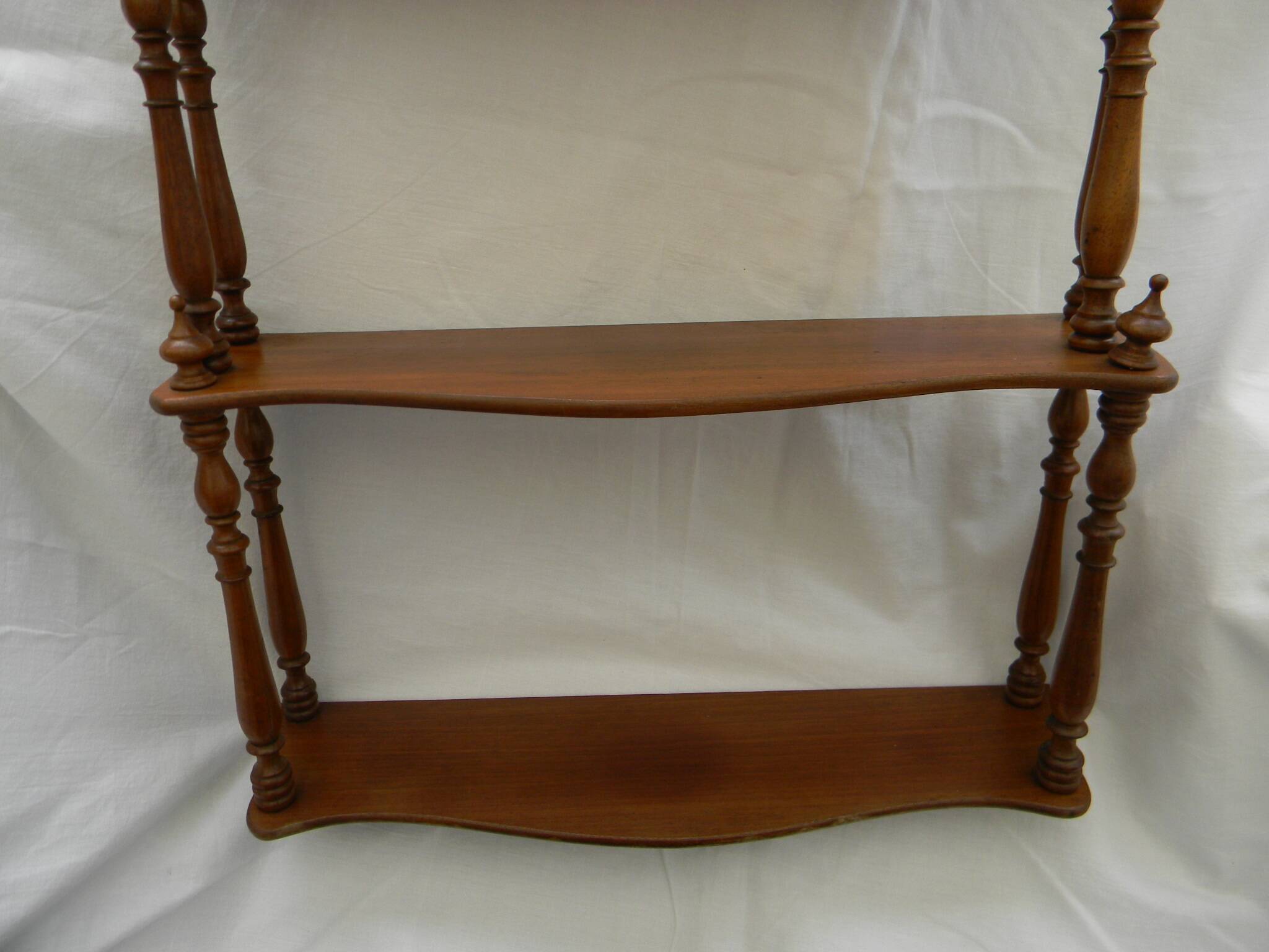 Antique mahogany shelf, 19th century.