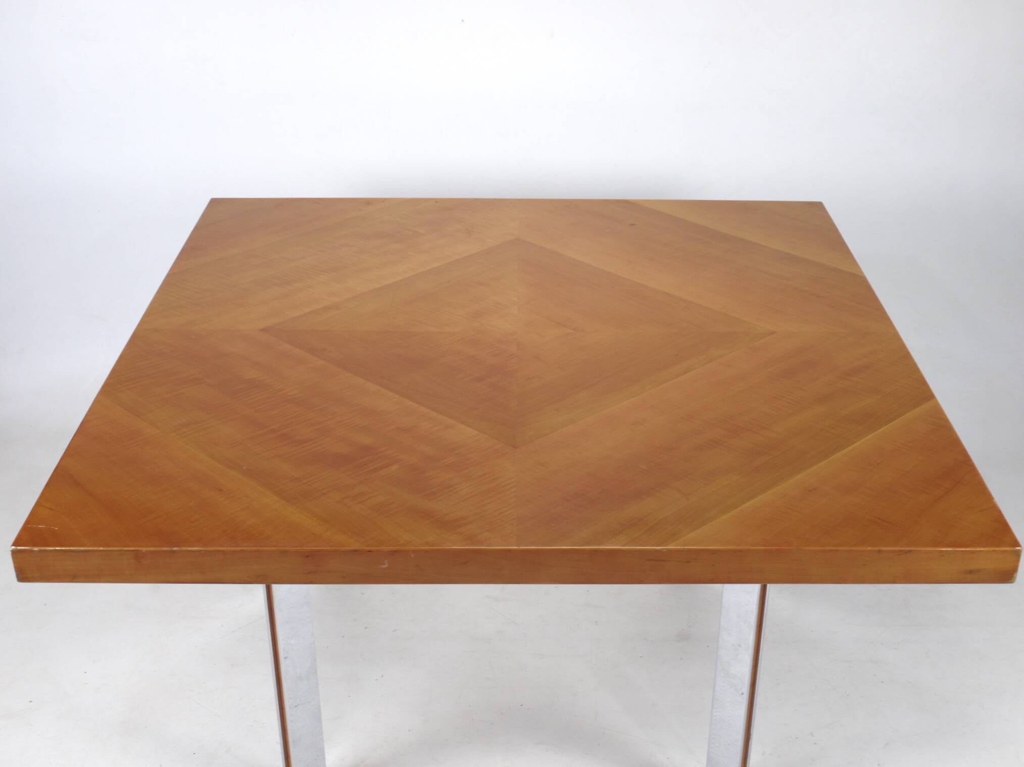 Table en Poirier par Gordon Russell, années 1970