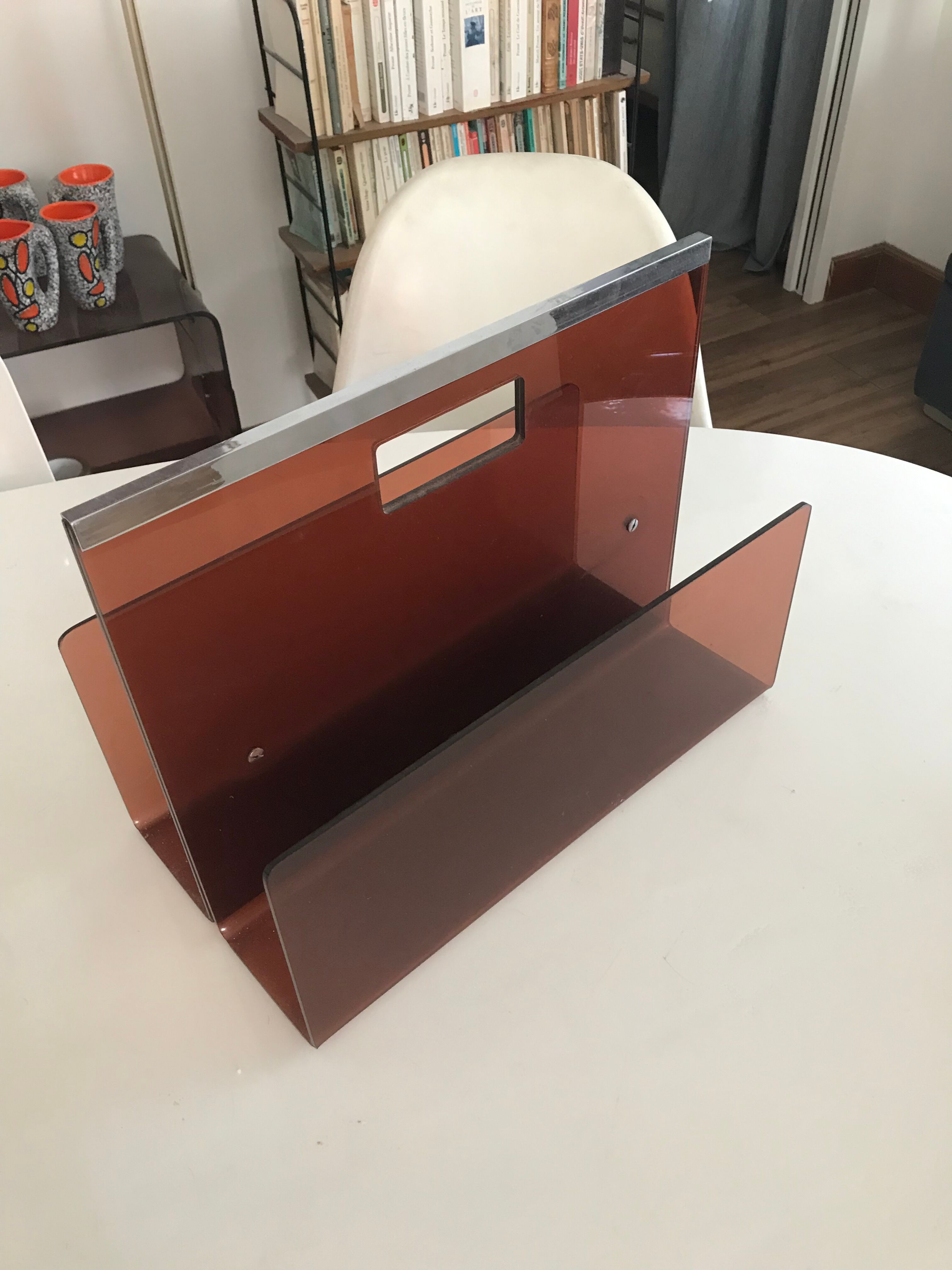 Magazine door Dumas Roche Bobois 70s vintage smoked plexiglass