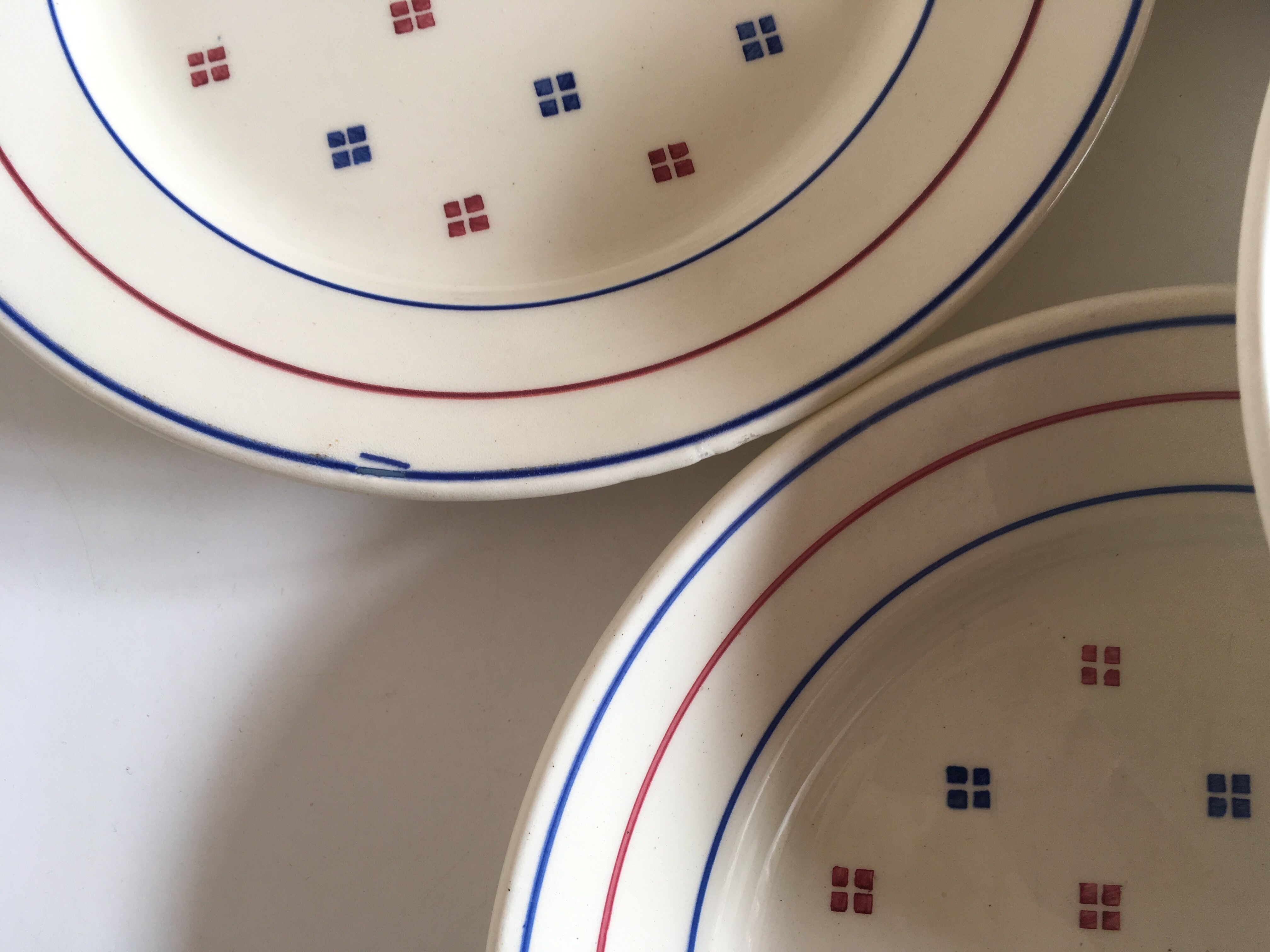 set of flat plates in lece of Lunéville 1960 décor Madeleine