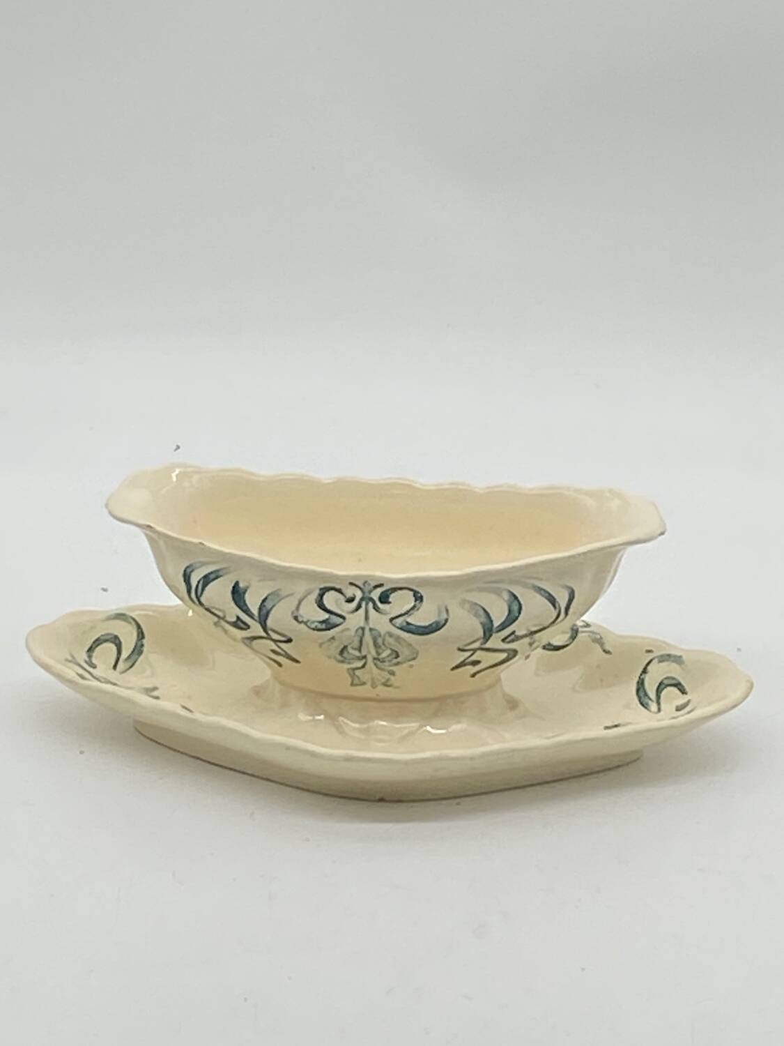 Longchamp earthenware gravy boat, Robert charcoal maker, Iris, art nouveau