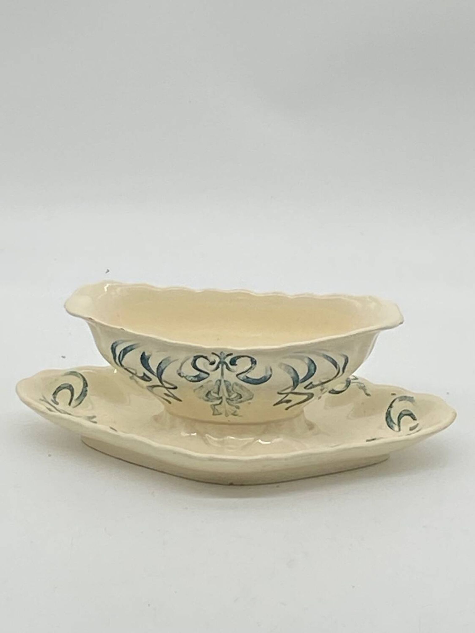 Longchamp earthenware gravy boat, Robert charcoal maker, Iris, art nouveau