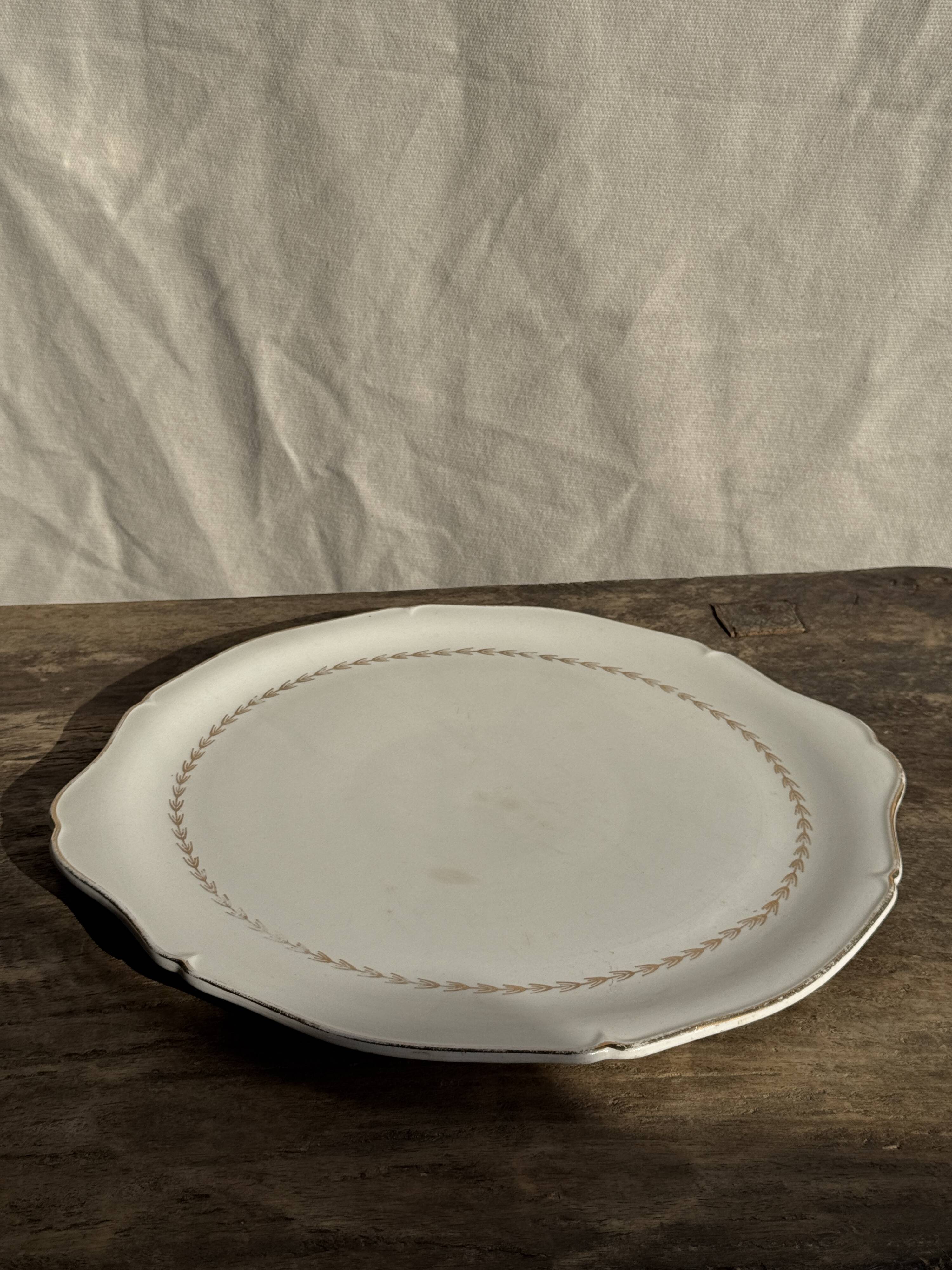 Large earthenware tart dish from Gien Quimper with a golden rim D35