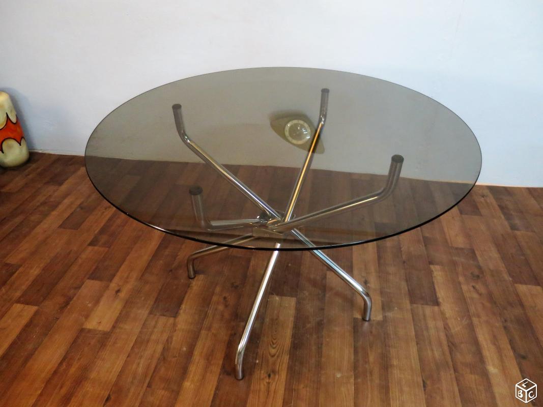 Table ronde vintage des années 70