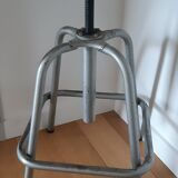 Industrial screw stool