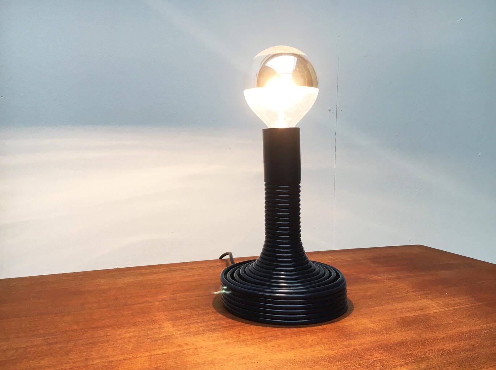 Lampe de table Spirale de l’ère spatiale italienne par Angelo Mangiarotti pour Candle