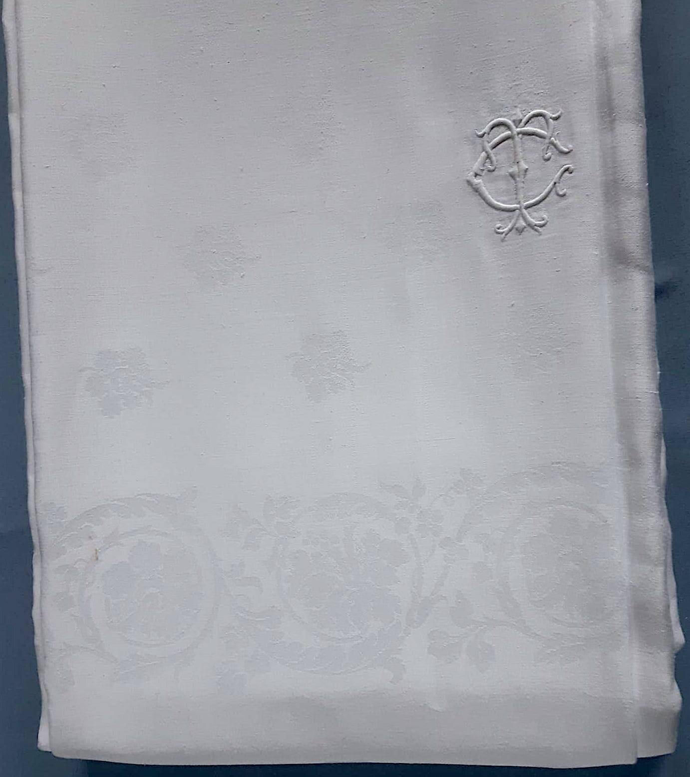 Party tablecloth - 2m30 x 5m30 - white damask monogrammed ct