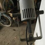 Lampe industriel sur pieds tripodes en fer forgé