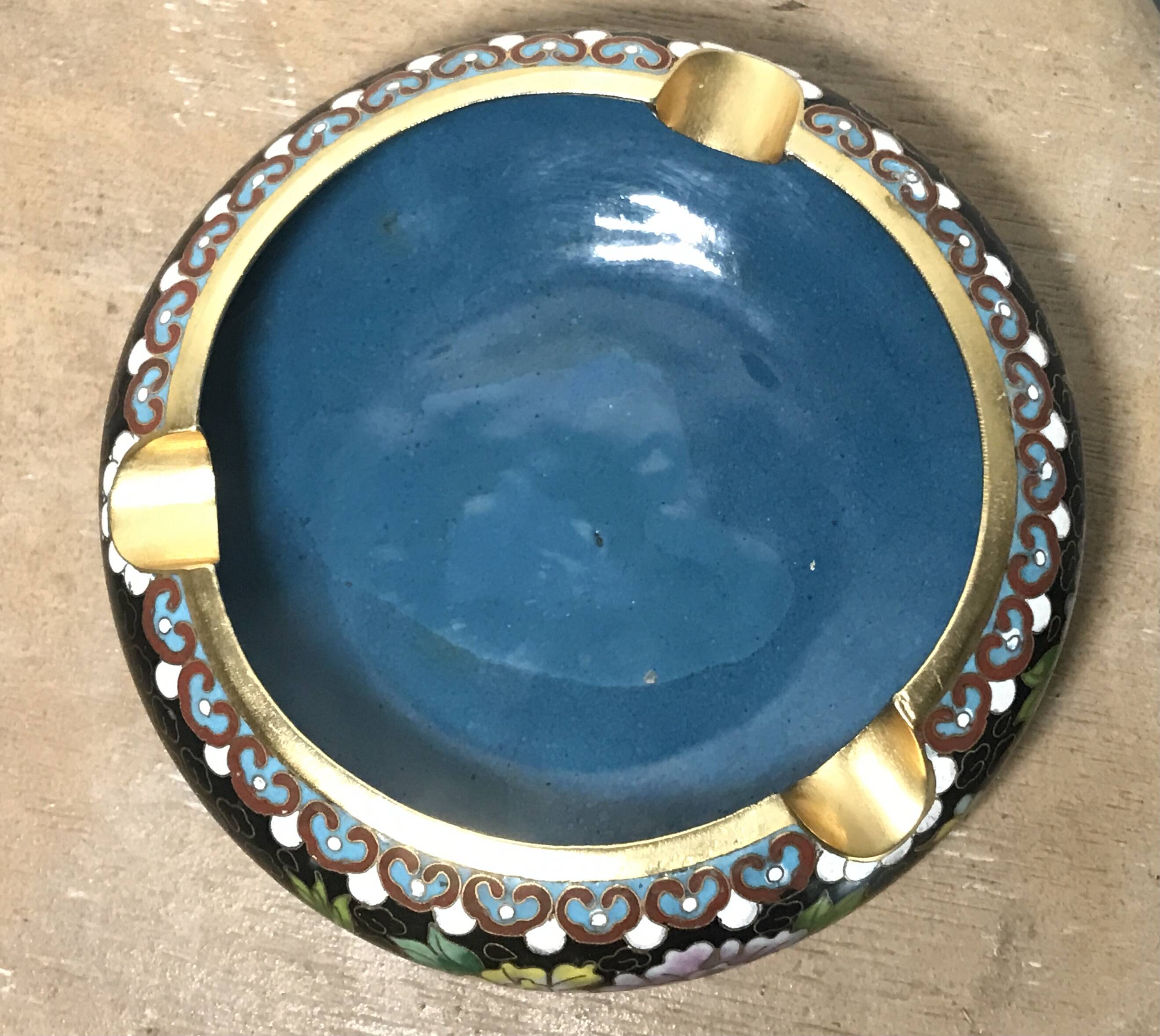 Ashtray, pocket emptier in brass and cloisonné enamel, floral decoration, China