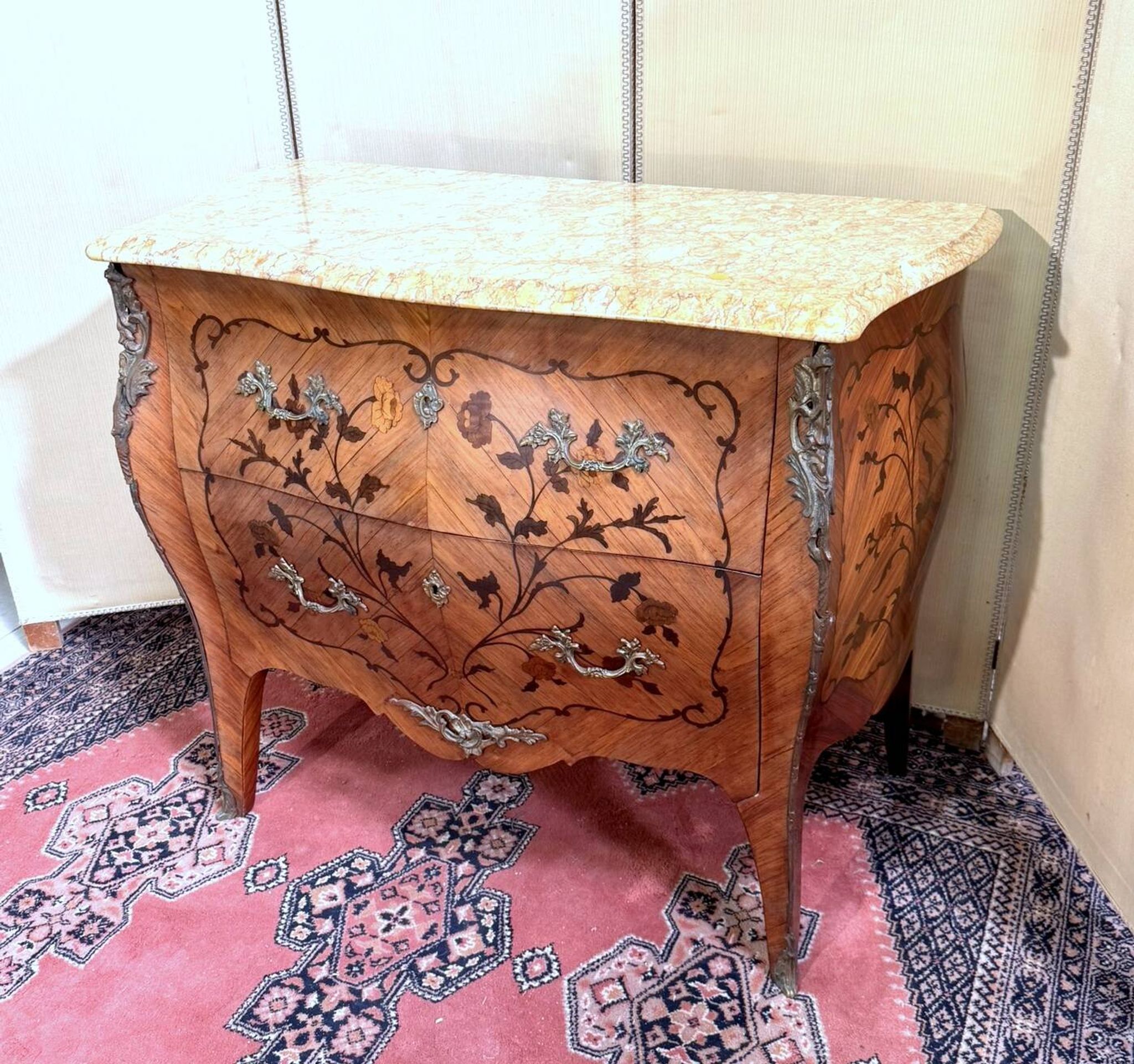 Louis XV style curved ladies' chest of drawers with marquetry