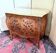 Commode sauteuse de Dame galbée style Louis XV en marquèterie