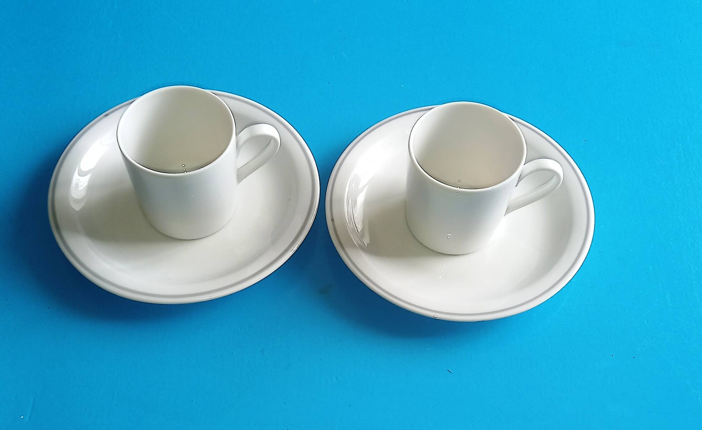 2 espresso coffee cups, 2 matching saucers - Bavaria Porcelain - 5.5 x 0.6cm approx.