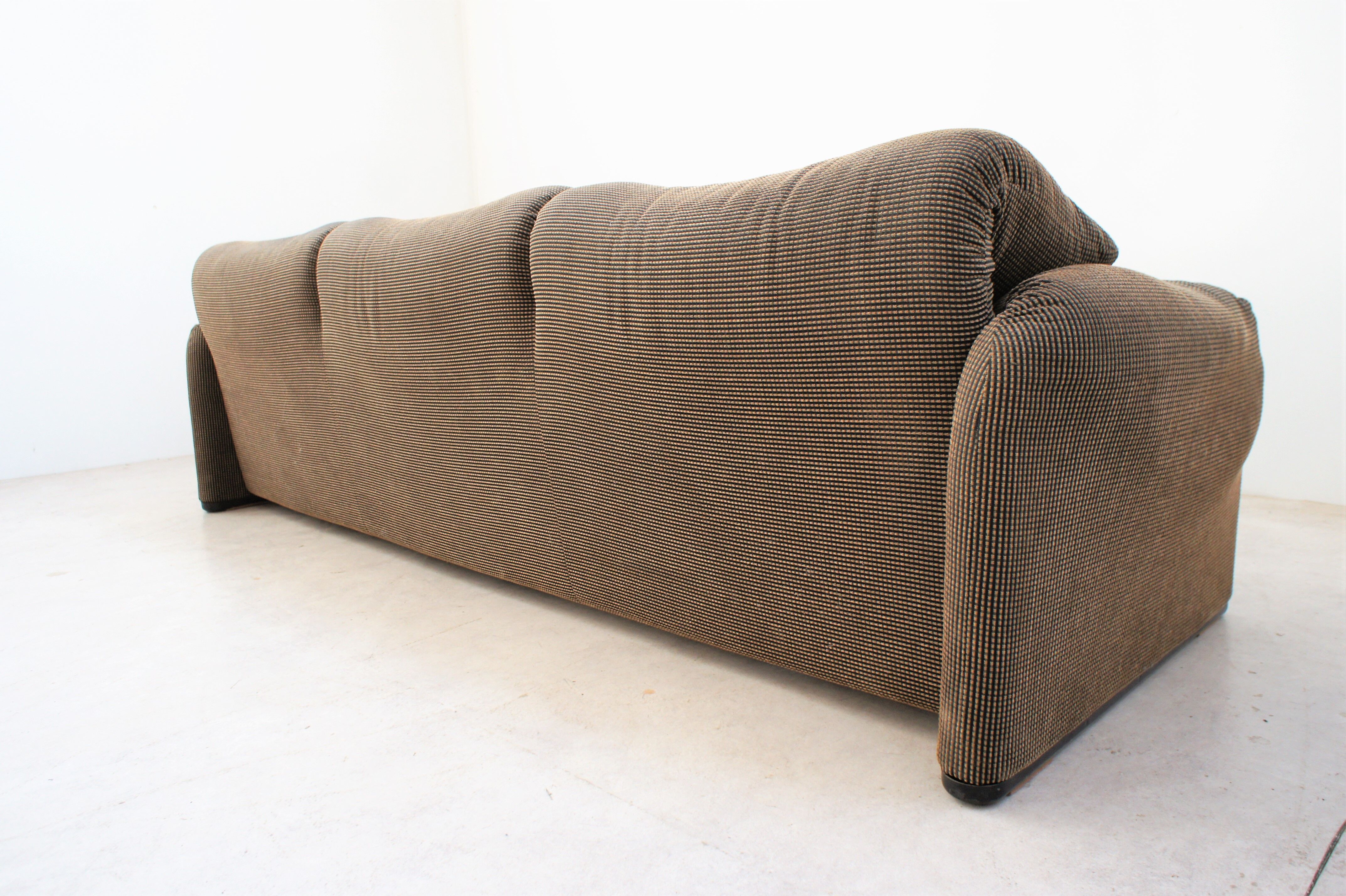 Maralunga Sofa, Vico Magistretti for Cassina