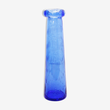 Vase en verre bleu vintage