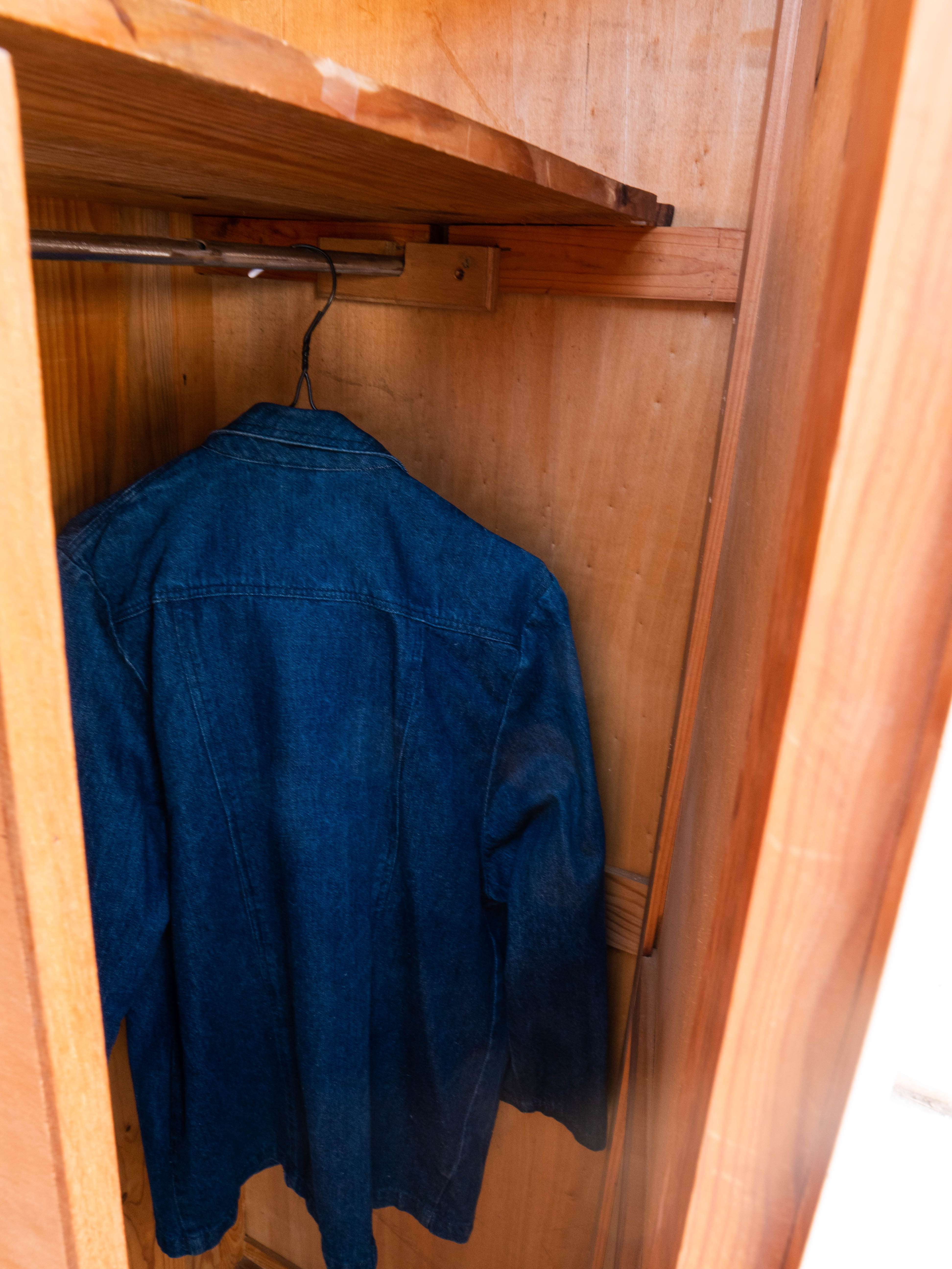 Armoire parisienne