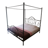 Four-poster bed