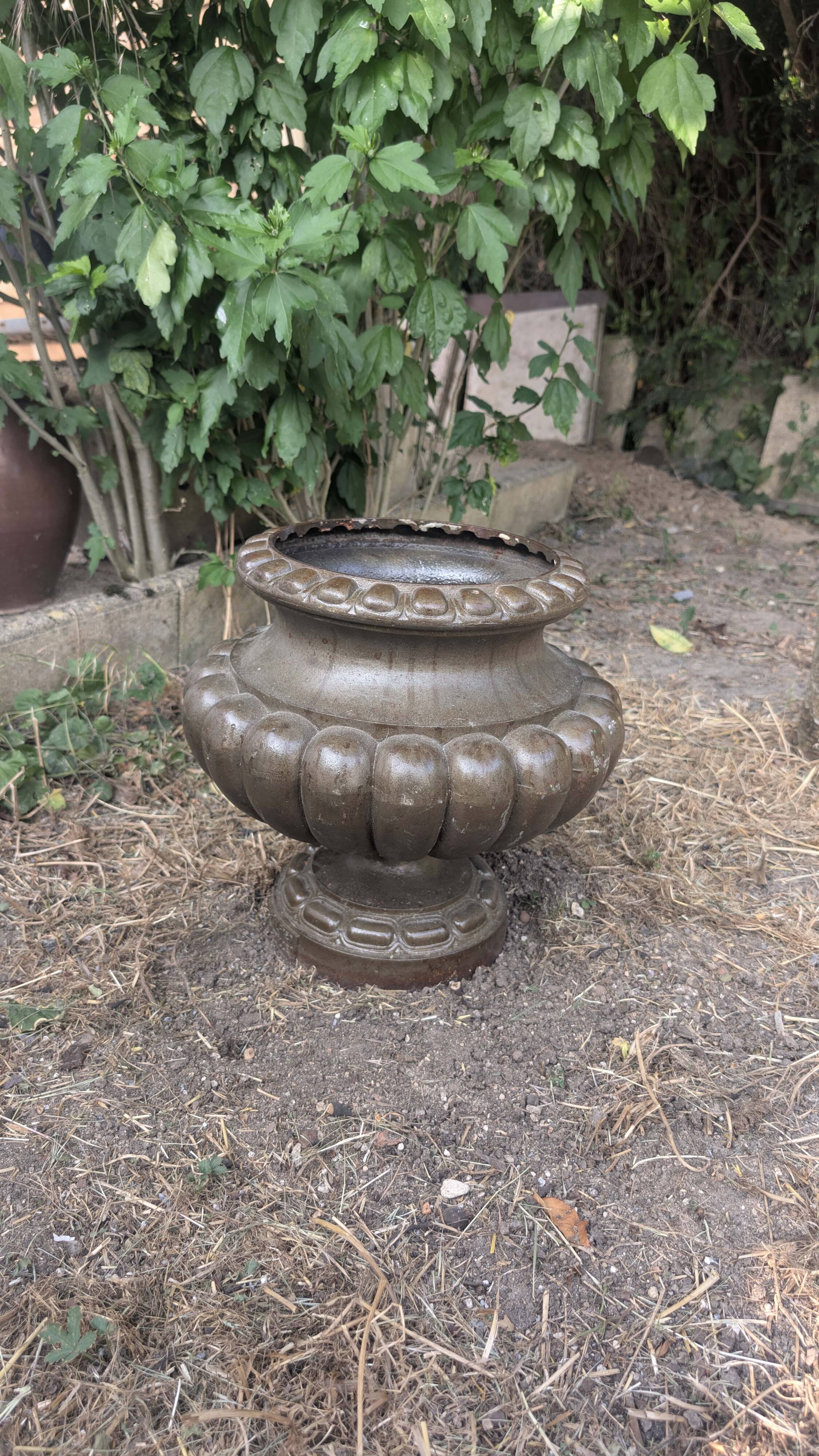 Medici vase with gadroons in cast iron by alfred corneau in charleville, 19th century