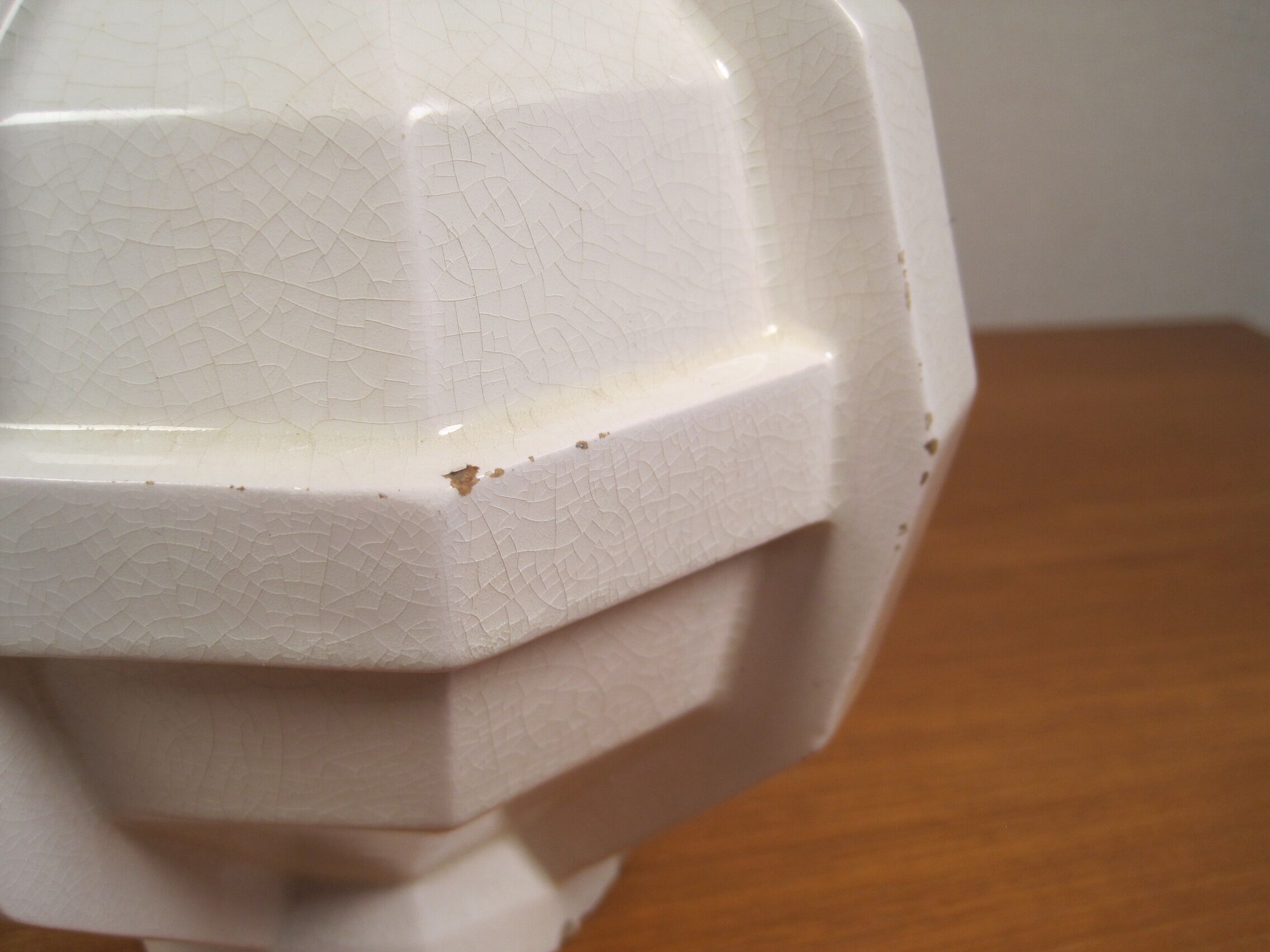 Modernist art deco ball vase in ecru white cracked glazed earthenware, signed saint clement n° 778