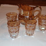 Verseuse et ses quatre verres rose orangé