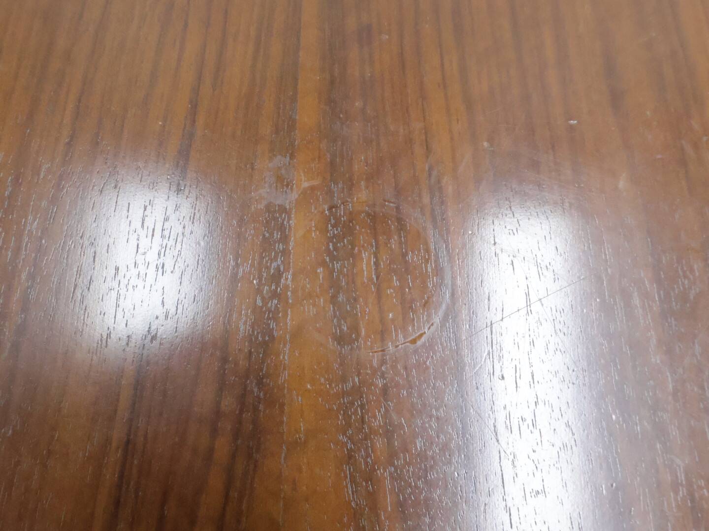 eettafel Lubke notenhout verlengbaar ovaal