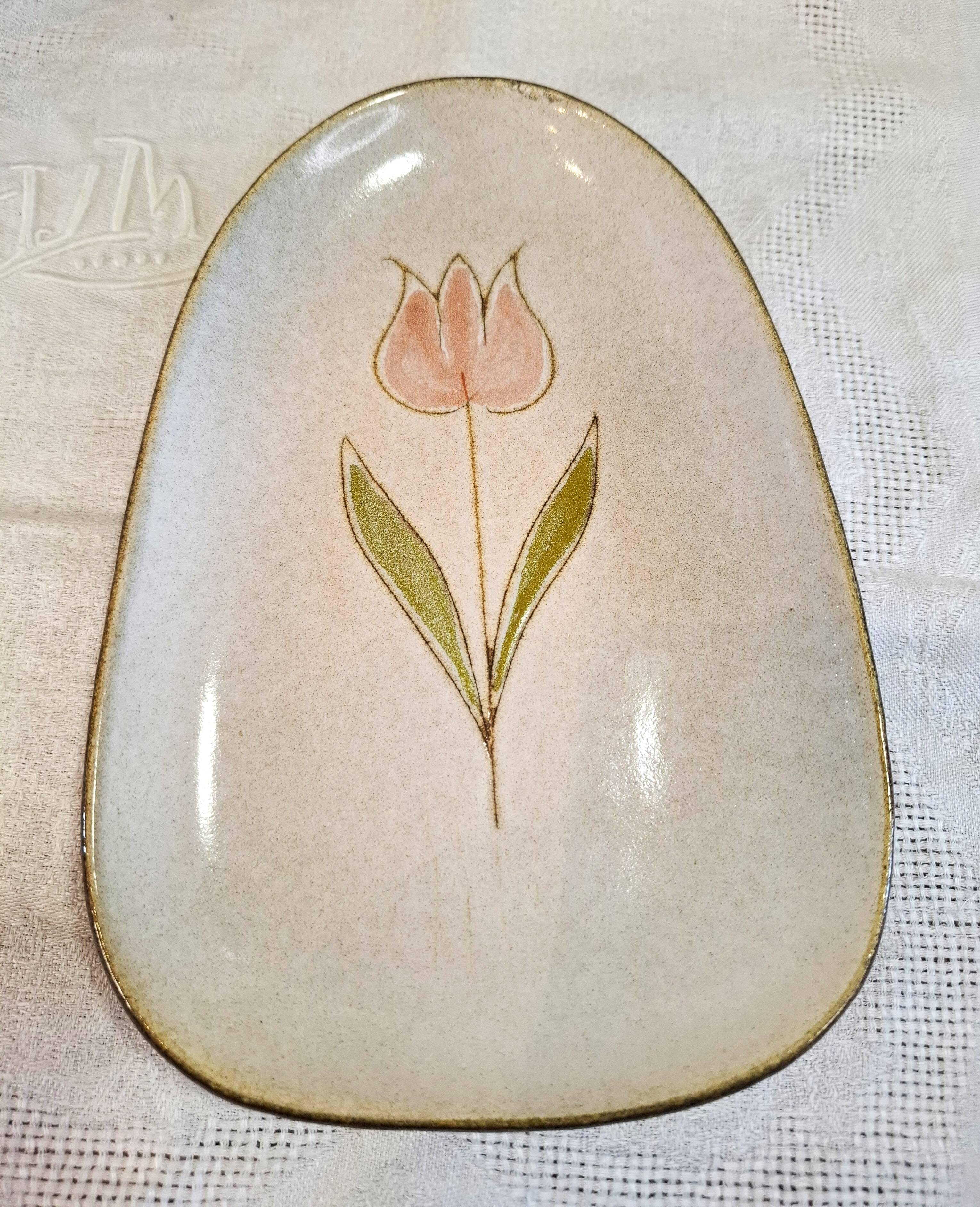 Niderviller Tulip stoneware plates and bowls